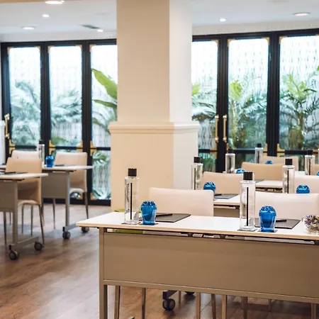 Boutique H10 De La Reina Madryt