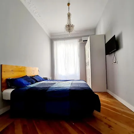 Arc House - Puerta Del Sol Only Adults Hostal