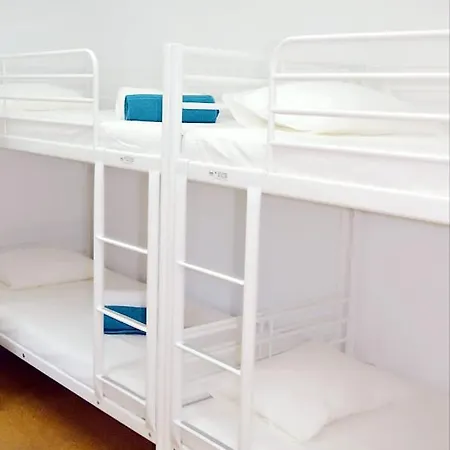 18 Auberge de jeunesse *