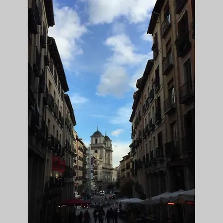 Daire Plaza Mayor-acogedor Apartamento En Edificio Historico Del Centro-wifi *