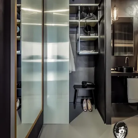Apartamento Suite Shibari by Justine Apartments Sobria Elegante y Pecaminosa Apartamento turístico en Madrid Río