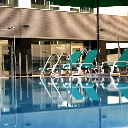 Axor Barajas Hotel 4*