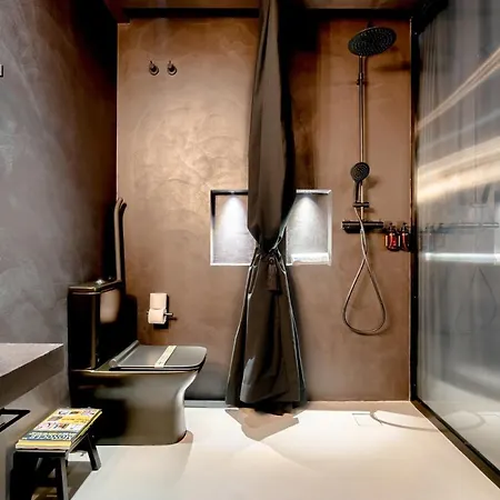 Suite Shibari by Justine Apartments Sobria Elegante y Pecaminosa Apartamento turístico en Madrid Río