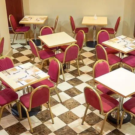 Hotel Sterling 3*