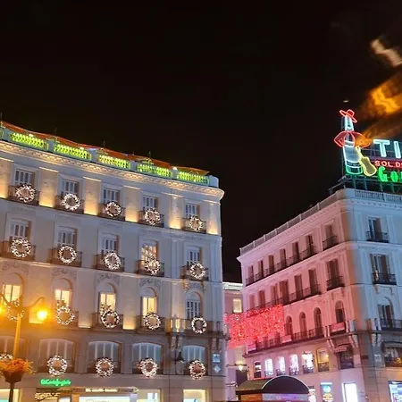 Casa Reina- Classical With Lift In Sol And Mayor Appartement