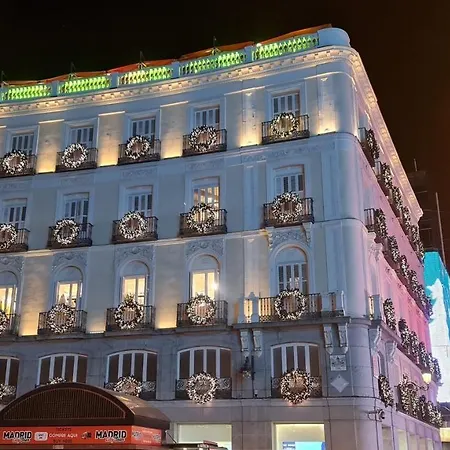 Casa Reina- Classical With Lift In Sol And Mayor Appartement