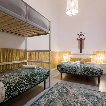 Social - Coliving & Coworking - *