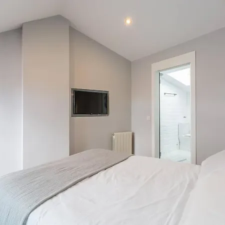 Retiro Penthouse Apartment Madrid