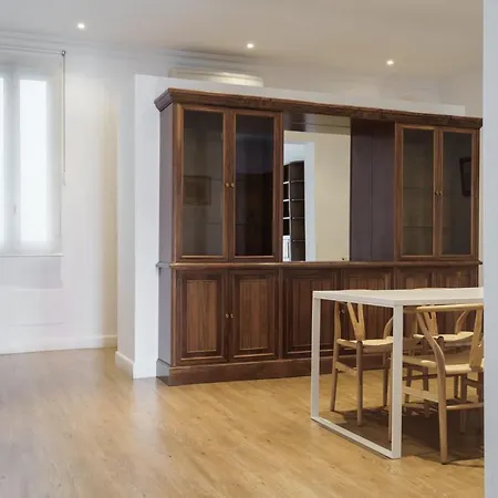 Homeabout Callao Ii 4br 3.5bt 마드리드