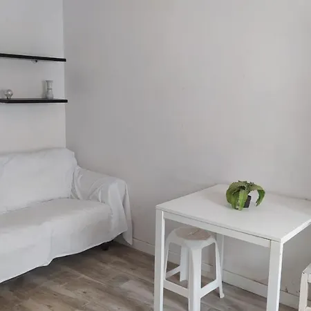 Casita En La Calle Chumbera 3 Madrid