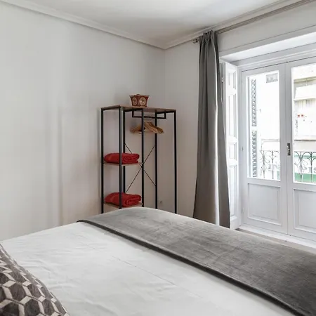 Groups Art-pop, By Monaro***** Apartamento *
