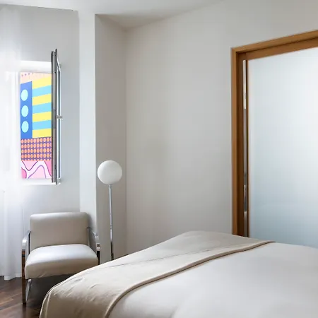 Me Reina Victoria By Meliá Hotel