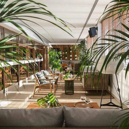 Me Reina Victoria By Meliá Hotel Madrid