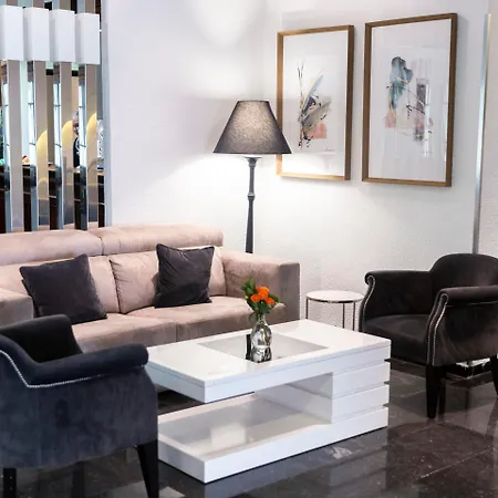 Hotel Serrano