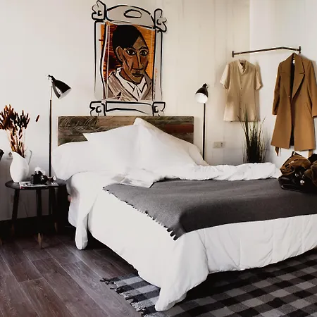 Room007 Ventura * Madrid