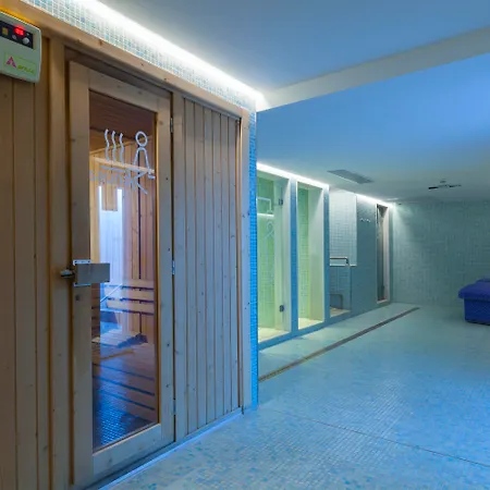 Axor Barajas Hotel