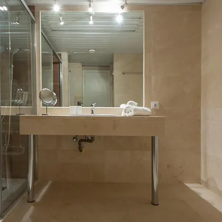 Luminoso Y Elegante En Urbanizacion De Lujo En Aravaca - / Con Piscina, Gimnasio Y Parking Privado Con Portero Y Vigilancia Madrid