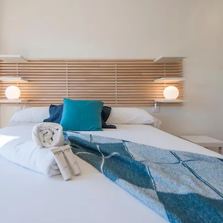Apartment Luminoso Y Elegante En Urbanizacion De Lujo En Aravaca - / Con Piscina, Gimnasio Y Parking Privado Con Portero Y Vigilancia *