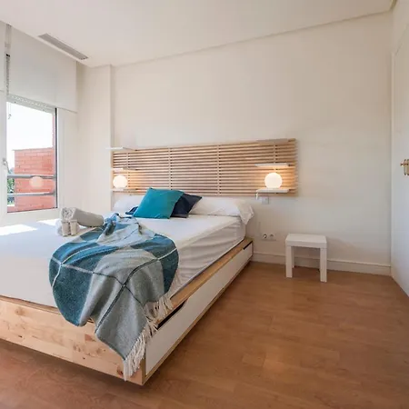 Luminoso Y Elegante En Urbanizacion De Lujo En Aravaca - / Con Piscina, Gimnasio Y Parking Privado Con Portero Y Vigilancia Apartment *