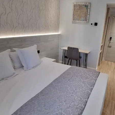 Ch La Petite Maison - Boutique - Madrid