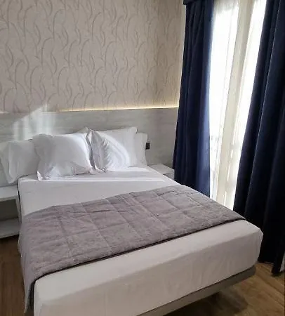 Ch La Petite Maison - Boutique - * Madrid