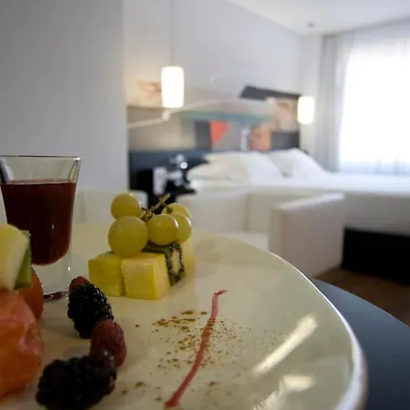 Axor Barajas Hotel 4*