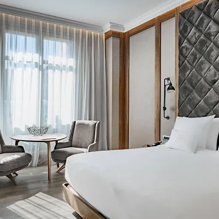 Circulo Gran Via, Autograph Collection (adults Only) 4*