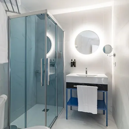 Ikonik Gran Via Hotel Madrid