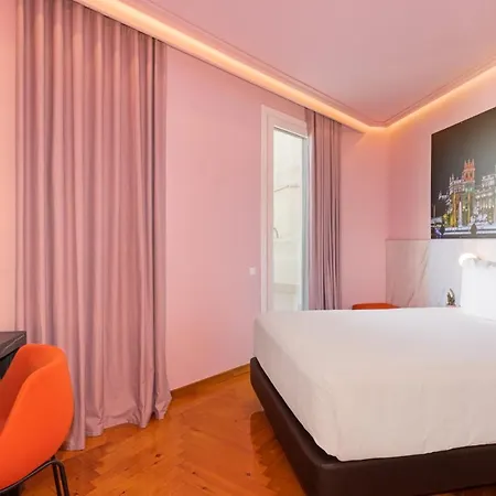 Ikonik Gran Via Hotel 4*