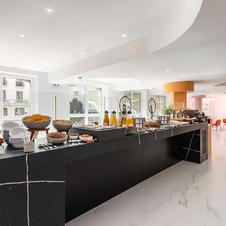 Hotel Ikonik Gran Via 4*