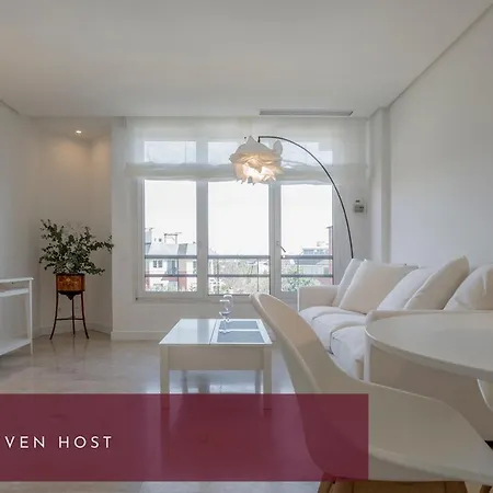 Luminoso Y Elegante En Urbanizacion De Lujo En Aravaca - / Con Piscina, Gimnasio Y Parking Privado Con Portero Y Vigilancia * Madrid