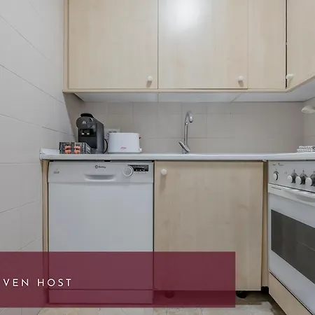 Apartment Luminoso Y Elegante En Urbanizacion De Lujo En Aravaca - / Con Piscina, Gimnasio Y Parking Privado Con Portero Y Vigilancia *