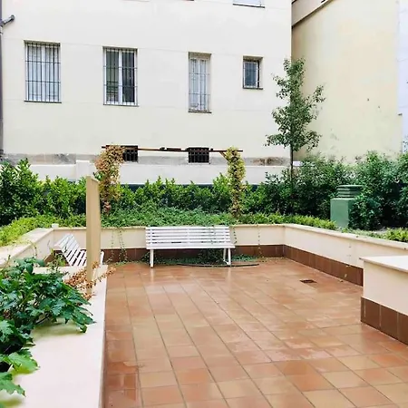 Amaizing Malasana. 6pax 2bd 2bth Apartment