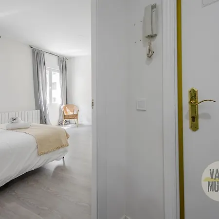 Exquisite New Apt En Gran Via/centro 5pax