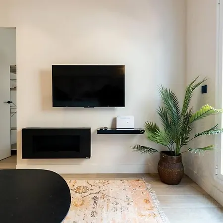 Apartamento Amplio Y Comodo Cerca Plaza Castilla Madri