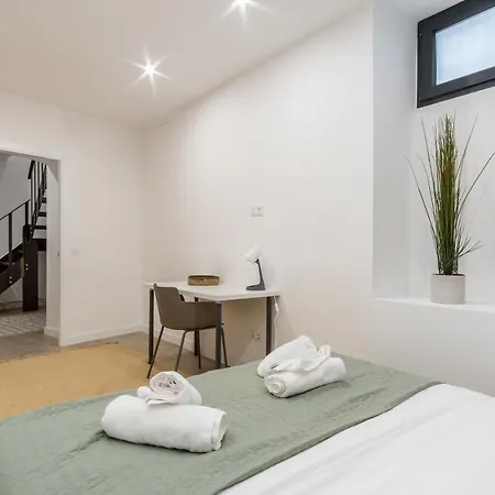 Modern Duplex -2bedrooms 2bathrooms-las Letras Apartment *