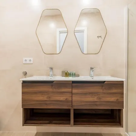 Modern Duplex -2bedrooms 2bathrooms-las Letras Apartment *