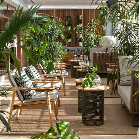 Me Reina Victoria By Meliá Hotel