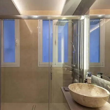 Elegante Apartamento De 3 Dormitorios * Madrid