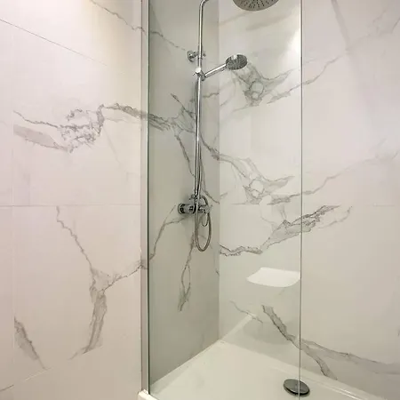 Cozy Flat In The Center Of Madrid-comend-3-de * Madrid