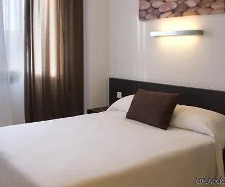 Compostela Aparthotel 3*