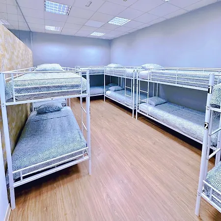 Acacias Hostal *