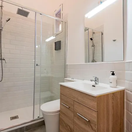 Apartamento 1 Min Metro A Pie, 4km De Sol, Centro De C *