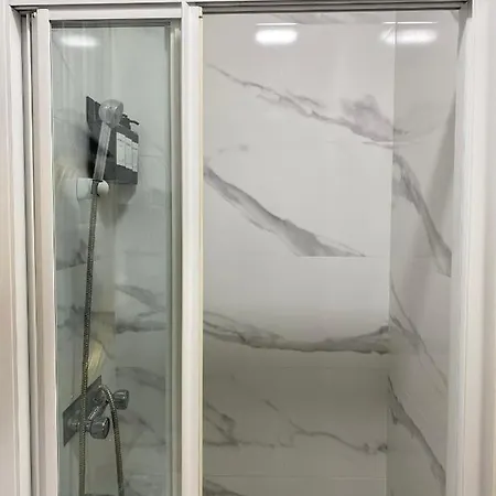 Fabulous Chamberi Madri