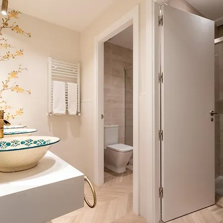 4 Bears Sharehome * Madrid