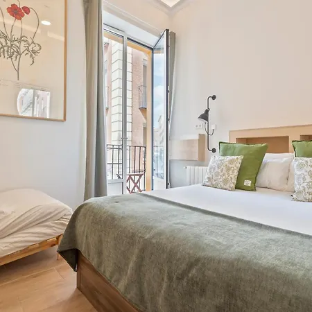 4 Bears Sharehome * Madrid