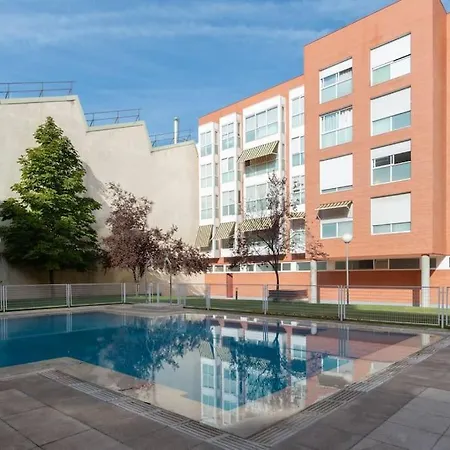 Con Parking Y Piscina