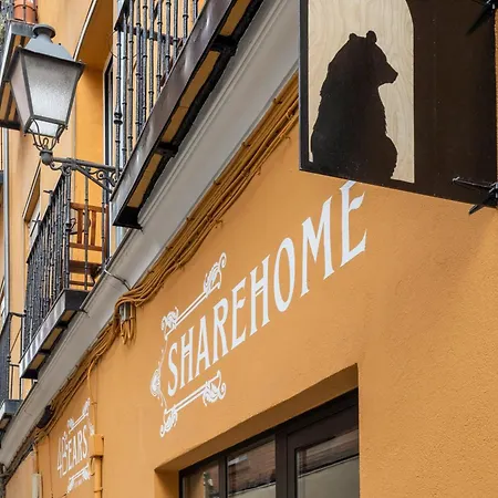 4 Bears Sharehome Guest house Madrid
