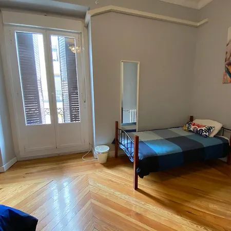Arc House - Puerta Del Sol Only Adults Hostal