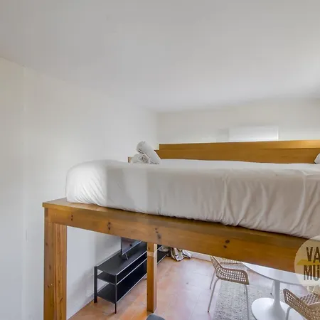 Fabuloso Atico Doble Altura 3pax En Chueca Lejlighed